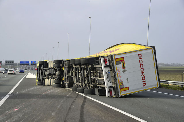 2022/37/20220218-15u39 GB 002 Stormschade A9 hm 39 afslag Haarlem-Zuid.jpg